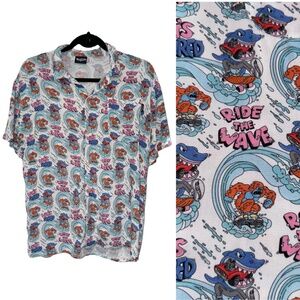 HOT WHEELS "Ride the Wave" Graphic Button Down Short Sleeve Shirt Surfing Men’s